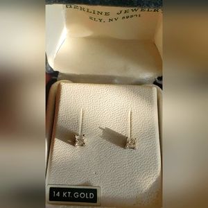 1/4 carat square cut diamond earrings